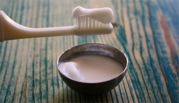 homemade-toothpaste